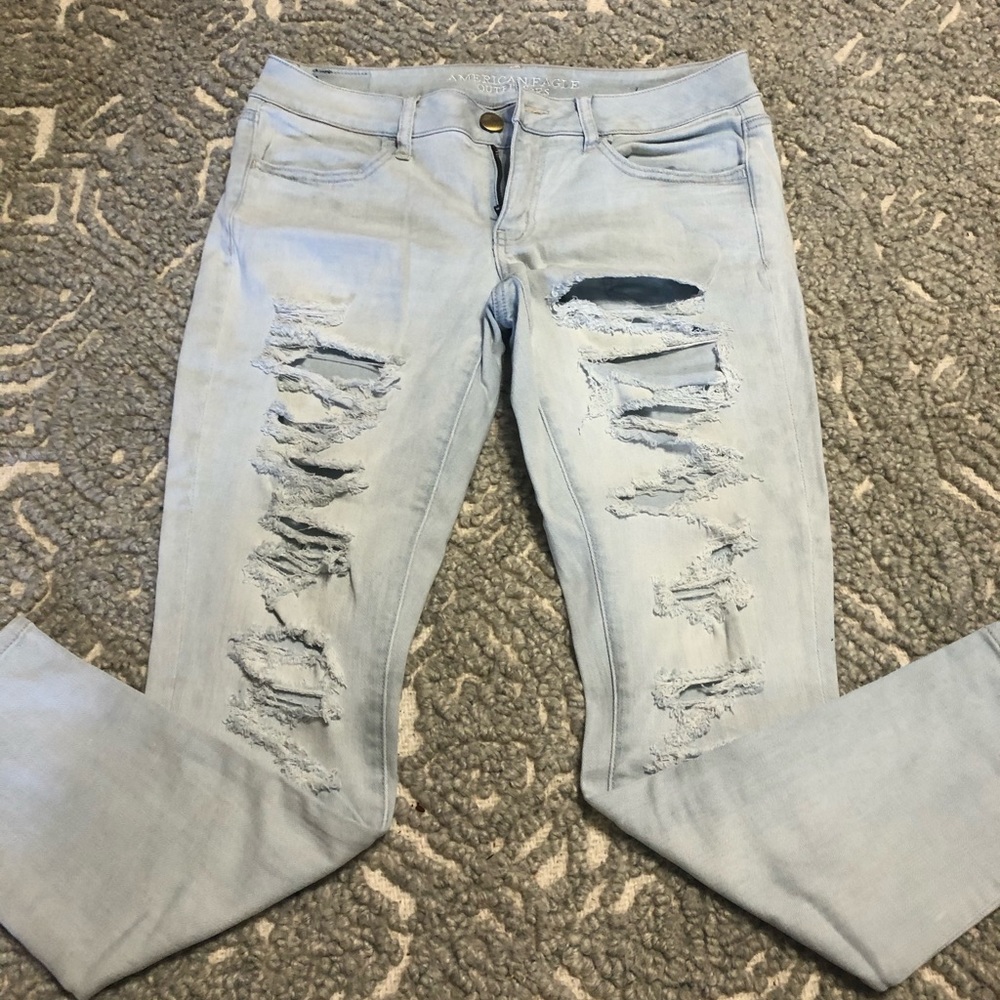 AEO super distressed jegging